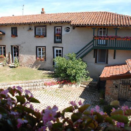 Chez Jacotte Et Elia Acomodação com café da manhã Saint-Galmier Exterior foto